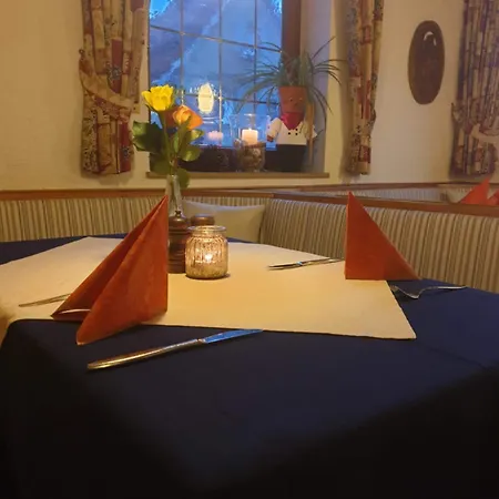 بيت ضيافة Zum Schwan Steinsfeld