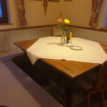 بيت ضيافة Zum Schwan Steinsfeld